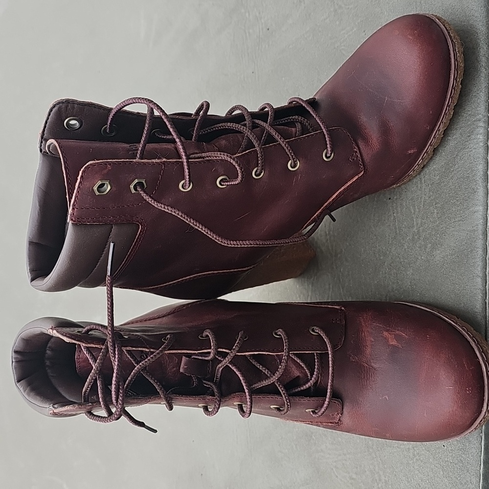 Timberland Women's Burgundy Lace-Up Boots - Picture 9 of 9